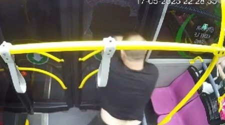 Yasamalda avtobusun şüşəsini sındıran şəxs saxlanılıb