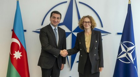 Hikmət Hacıyev NATO baş katibinin müavini ilə görüşüb