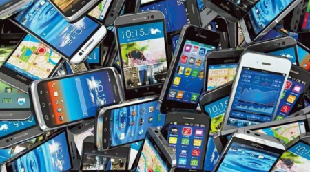 Bakıda 3 min 600 manatlıq telefon oğurlanıb
