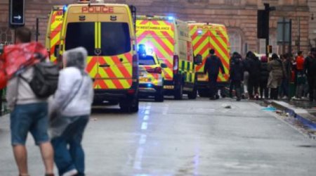 Автомобиль въехал в толпу футбольных фанатов в Ливерпуле