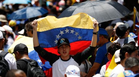 МИД Венесуэлы рекомендовал своим гражданам покинуть США