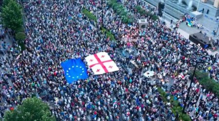 Georgia opposition keeps up pressure as government crackdown escalates