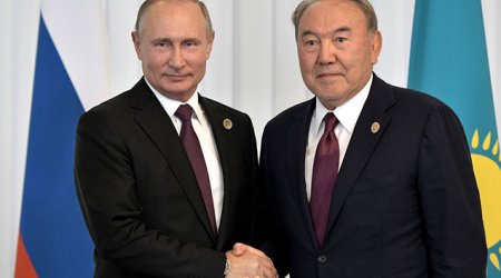 Путин в Кремле встретился с Назарбаевым