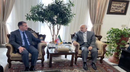 Azərbaycanın Tehrandakı səfiri İranın XİN başçısının müavini ilə görüşüb