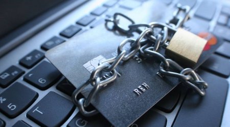 За минувшие сутки с банковских карт граждан похищено около 10 тыс. манатов