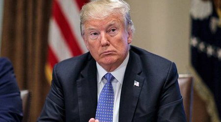 Трамп просит отложить рассмотрение санкций против России