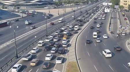 Bakıda sıxlıq olan yollar - Siyahı