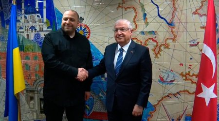 Türkiyə və Ukraynanın müdafiə nazirləri görüşüblər