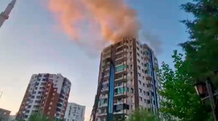Türkiyədə çoxmərtəbəli bina yanır, 23 nəfər xəstəxanaya yerləşdirilib