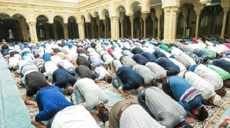 Azərbaycanda bayram namazı qılınıb