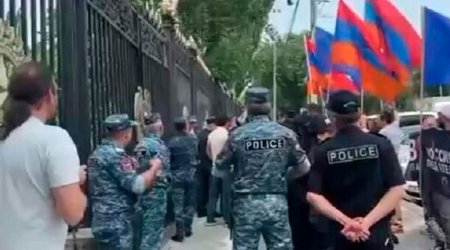 İrəvanda Matviyenkonun səfərinə qarşı etiraz aksiyası keçirilib