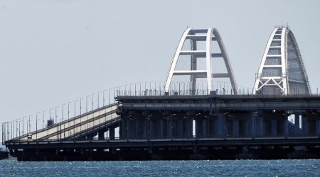 Россия приостановила движение по Крымскому мосту