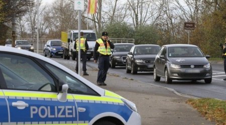 Автомобиль въехал в толпу людей в Германии