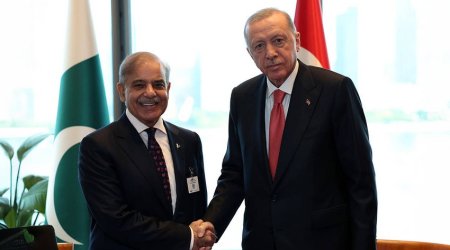 Ərdoğan Şəriflə regional məsələləri müzakirə edib