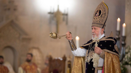 Пашинян усиливает давление на Католикоса