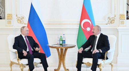 Президент Азербайджана поздравил Владимира Путина
