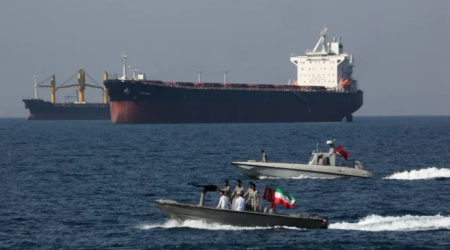 Hundreds of vessels lose navigation signals in Persian Gulf — Bloomberg