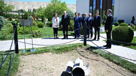 Prezident Mingəçevirdə İES-ə atılan raketin düşdüyü ərazidə olub