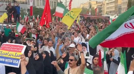 İran "Qələbə"ni qeyd edir - Video