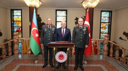 Керим Велиев встретился в Анкаре с министром национальной обороны Турции