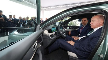 Ərdoğan "TOGG"un yeni modeli ilə test sürüşü edib