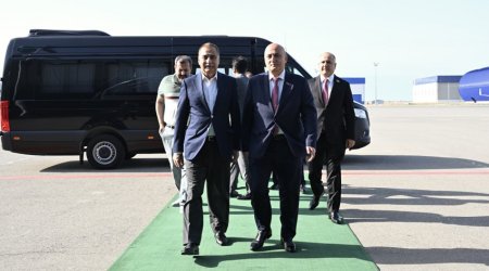 Pakistan Milli Assambleyasının sədri Azərbaycana rəsmi səfərə gəlib