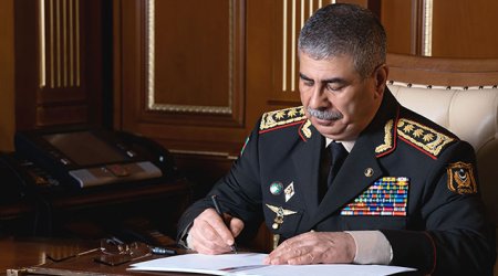 Azerbaijan’s defense minister offers condolences to Turkey over soldier deaths