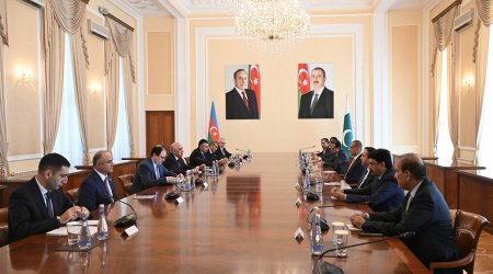 Əli Əsədov Pakistan Milli Assambleyasının sədri ilə görüşüb