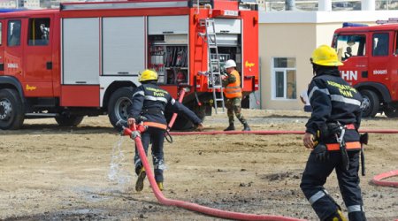 Сильный пожар в Баку - Oбновлено