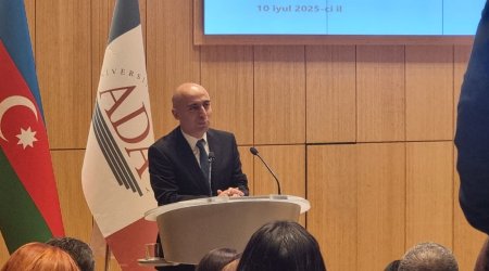 Sentyabrdan 45% müəllim min manatdan çox maaş alacaq- Emin Əmrullayev