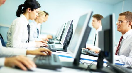 Özəl sektorda çalışanların sayında nisbətən artım var