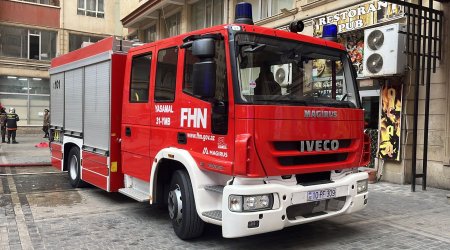 Bakıda avtomobil yanıb
