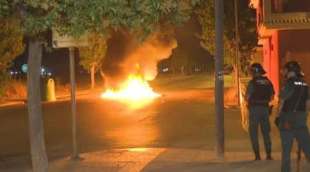 Ультраправые и мигранты устроили беспорядки в Испании