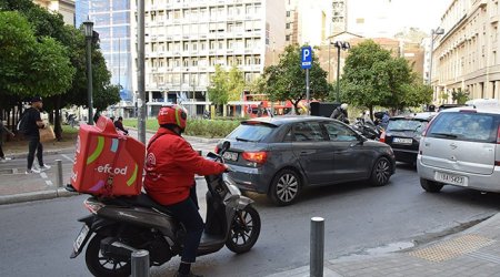 İyunda poçt və kuryer xidmətlərində azalma olub