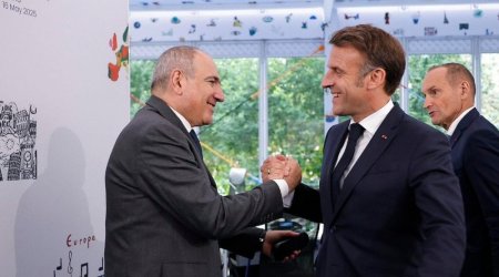 Мирный договор между Арменией и Азербайджаном откроет новую главу для региона - Макрон