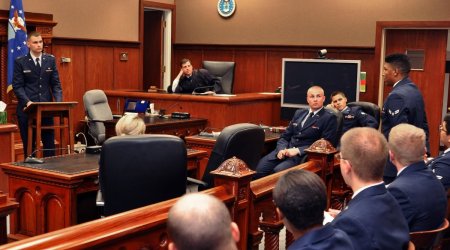 Экс-офицер армии США признал вину в передаче секретов об Украине через сайт знакомств