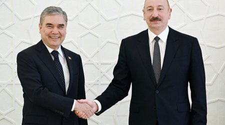 Azərbaycan və Türkmənistan liderləri ikitərəfli əlaqələrin genişləndirilməsini müzakirə ediblər