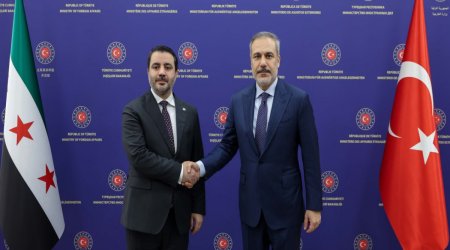 Hakan Fidan suriyalı həmkarı ilə İsrailin hücumlarını müzakirə edib