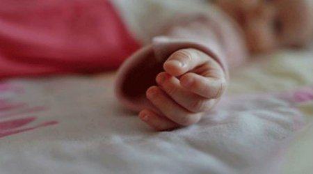 
Qazaxda beşaylıq körpə ölüb