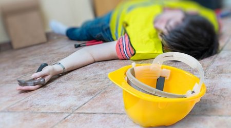 
Xırdalanda fəhlə yüksək mərtəbədən yıxılaraq ölüb