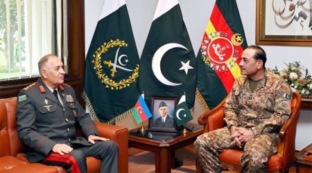 Главком ВС Азербайджана посетил Пакистан