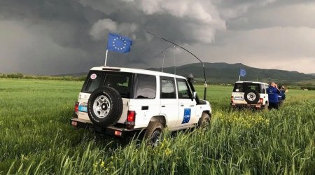 В Баку допустили ранний уход миссии ЕС из Армении