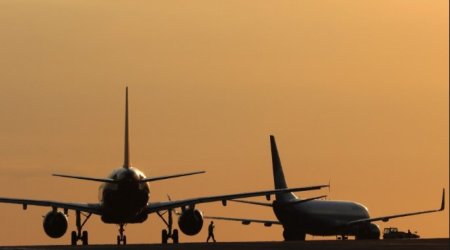 Britaniyada hava limanında iki təyyarə toqquşub