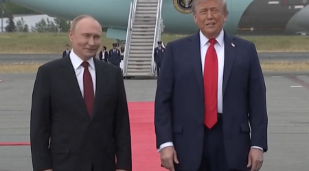 Путин и Трамп встретились перед саммитом - Обновлено