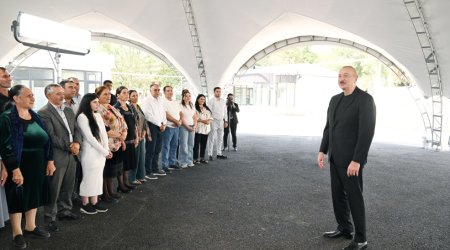 Prezident və birinci xanım Ağdərədə Vəngli və Kolatağ kəndlərinin sakinləri ilə görüşüblər