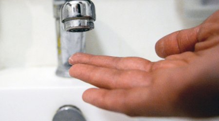 Российский город оставили без воды ради тушения пожара на НПЗ