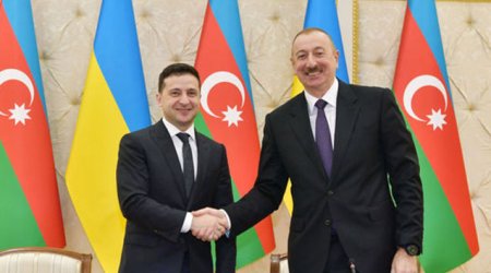 İlham Əliyev Volodimir Zelenskini təbrik edib