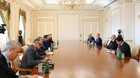 Президент Ильхам Алиев принял госминистра Великобритании