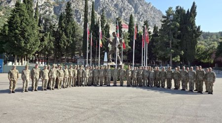 Азербайджанские военные отправились на курсы коммандос в Турцию