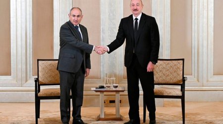 Белый Дом ждет подписания мирного договора между Алиевым и Пашиняном